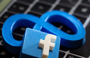 Facebook kullanıcıların hesaplarını sebepsiz yere kilitliyor