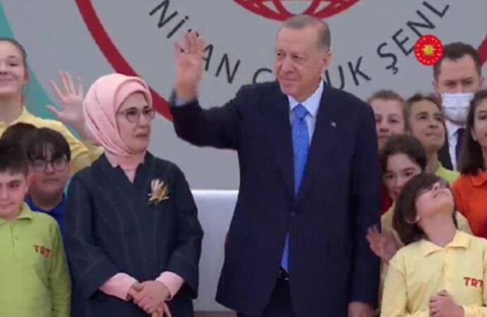 Erdoğan’dan çocuklara: Yetki sahibi olunca sakın ola kirlenmeyin
