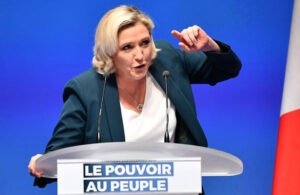 Fransa’da son anket sonucu! Aşırı sağcı Le Pen, Macron’la farkı kapattı