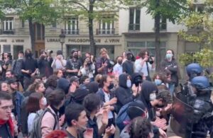 Sorbonne Üniversitesi’nde Macron ve Le Pen protesto edildi