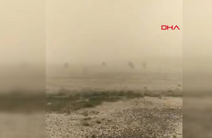 Konya’da kum fırtınası film sahnelerini aratmadı