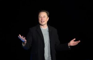 Elon Musk, son hamlesiyle bu kez karşısına Apple’ı almış oldu