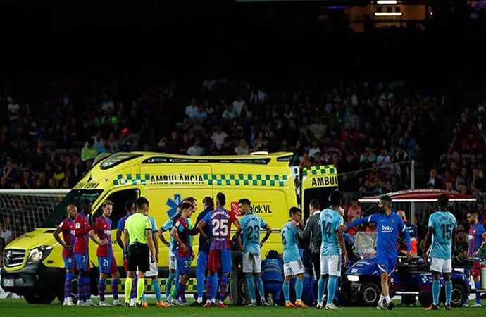 Barcelona – Celta Vigo maçında korkutan anlar! Ronald Araujo hastaneye kaldırıldı
