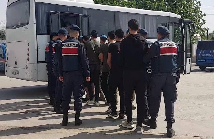 Türkiye’ye yasa dışı yollar ile giren 10 IŞİD’li gözaltında
