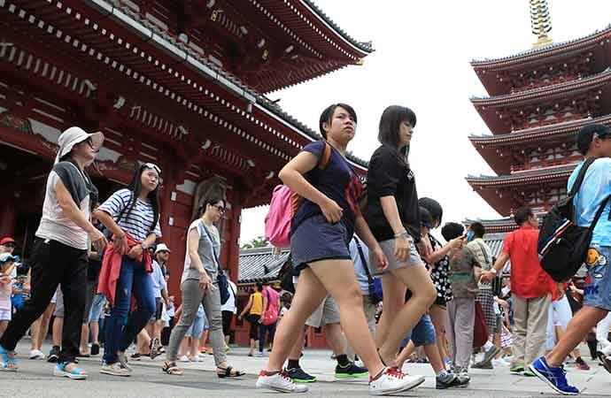 Japonya iki yıl sonra turistlere izin veriyor