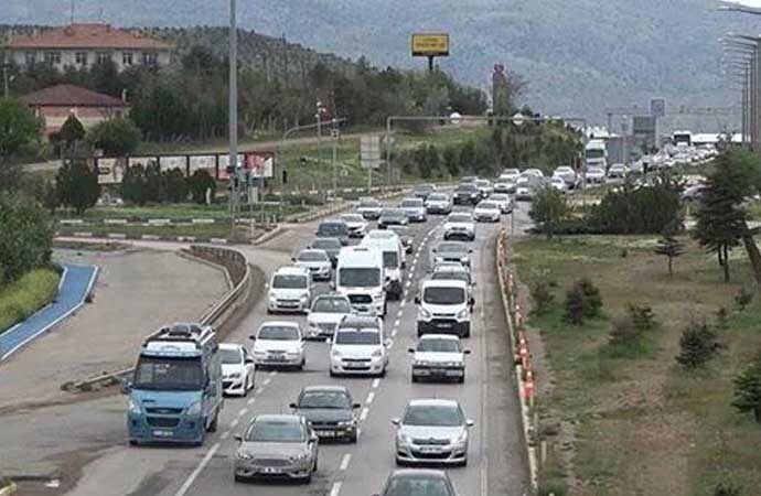 43 ili güzergahındaki Kırıkkale’de trafik kilitlendi!