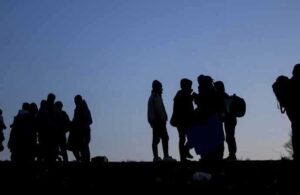 Yurt dışına kaçmak isteyen 143 kaçak göçmen yakalandı
