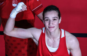 Buse Naz Çakıroğlu  dünya boks şampiyonu!