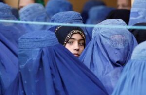 Taliban’dan kız öğrencilere eğitim engeli!