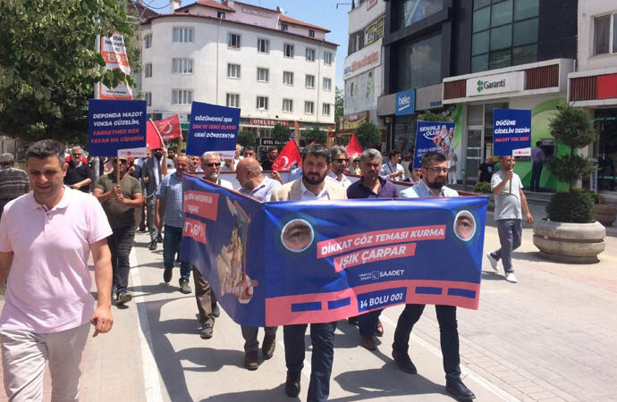 Saadet Partililerden akaryakıt zamlarına Nebati’li protesto