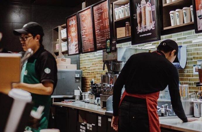 CHP’li İslam’dan Starbucks çalışanlarına destek