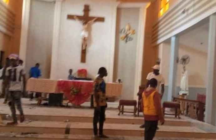 Nijerya’daki kilise saldırısında en az 50 kişi hayatını kaybetti