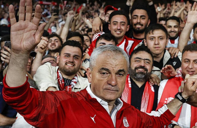 Rıza Çalımbay Süper Lig tarihine geçiyor: Başaran ikinci isim