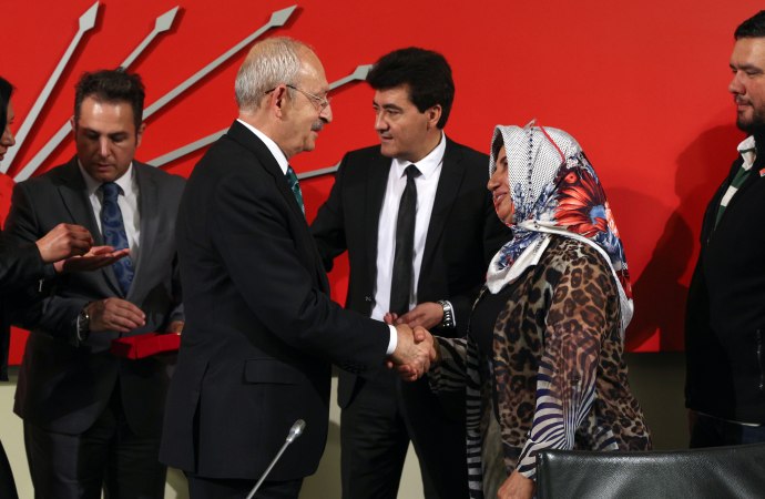 “Cumhurbaşkanı’nın kadınlara hakareti bardağı taşırdı” diyerek AKP’den istifa etti