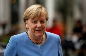 Putin’le kurduğu ilişkiler nedeniyle eleştirilen Merkel’den yanıt