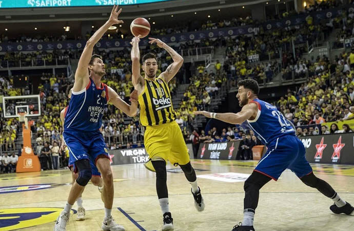 Fenerbahçe Beko, Anadolu Efes’e fark attı! Final serisinde durum 2-0