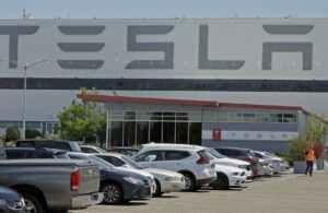 Tesla,  beklediğinden çok daha az otomobil üretmiş