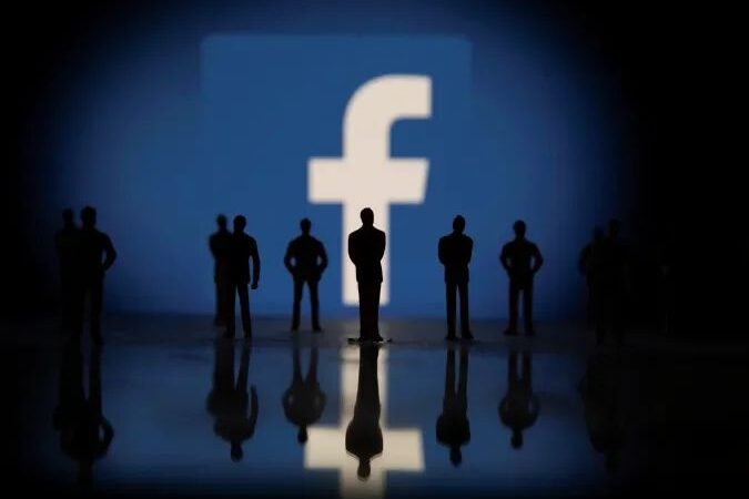 Facebook çoklu profil desteği için çalışmalara başladı
