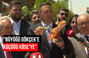 CHP’li Akdoğan elindeki oyuncak dinozorla Gökçek ve Köse ile dalga geçti