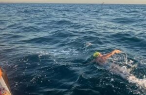 Aysu Türkoğlu rekor kırdı! Manş Denizi’ni geçen en genç Türk yüzücü