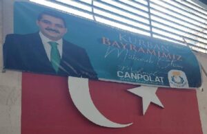 Türk bayrağının üstüne AKP’li ismin pankartını astılar