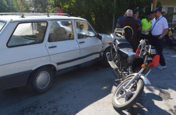 Kıbrıs gazisi çalınan motosikletine otomobille çarptı