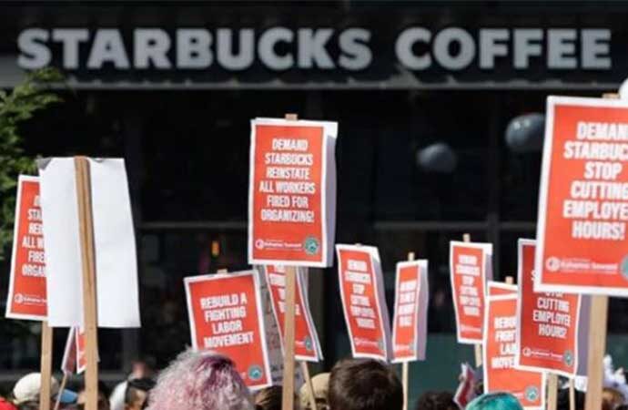 Starbucks çalışanlarından akılalmaz itiraflar “Tuvalet temizletip kahve yaptırıyorlar”