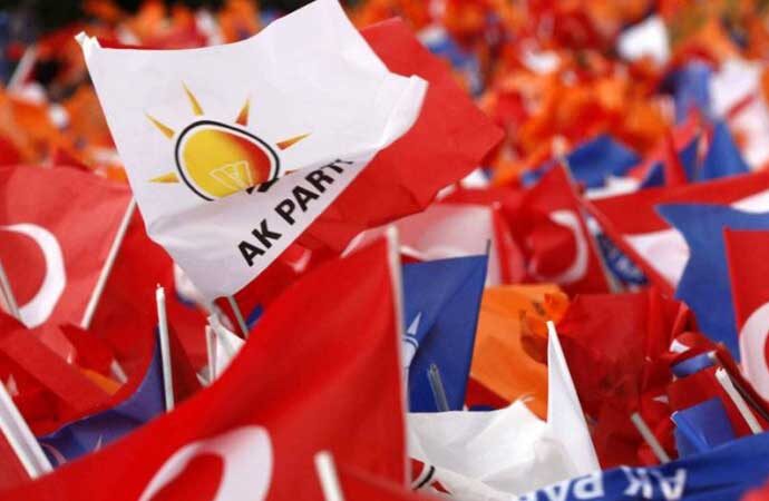 Eski AKP’li vekil: En büyük zararı dindarlara verdiler