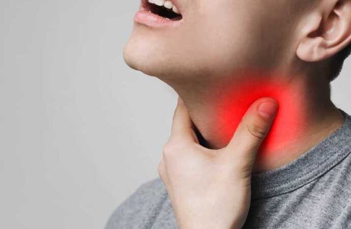 Boğaz ağrınız varsa dikkat! Covid-19 semptomları değişti