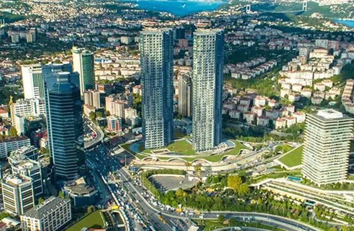 İstanbul’un en değerli arazisine iki kule diktiler ama iflas ettiler