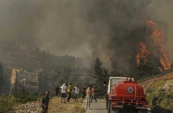 Yunanistan’da yangın! Köyler tahliye edildi