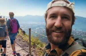 Selfie çekmeye çalışan turist yanardağın içine düştü