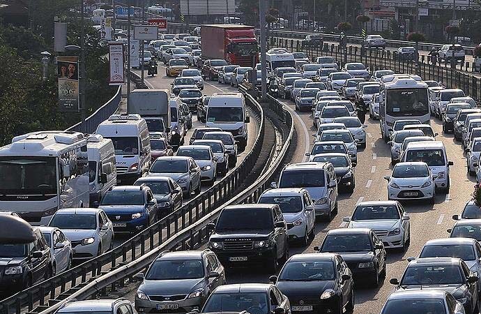 Okullar açıldı, İstanbul’da trafik sıkıştı