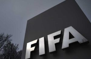 FIFA Hindistan Futbol Federasyonunun üyeliğini askıya aldı