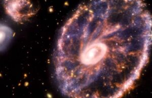 500 milyon ışık yılı uzaktaki Cartwheel galaksisine yolculuk