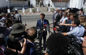 Cezayir’de Macron’a tepki! “Defol git”
