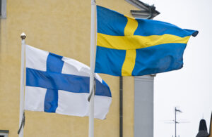 Fransa’dan İsveç ve Finlandiya’nın NATO üyeliğine onay