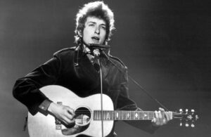 Nobel ödüllü Bob Dylan’ın çocuk istismarıyla suçlandığı dava düşürüldü