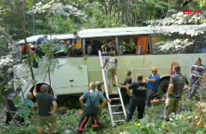 Bursa’da tur otobüsü şarampole yuvarlandı! 5 ölü 37 yaralı