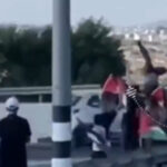 İsrailli yerleşimci arabasını Filistinlilerin üzerine sürdü! Bir ağır yaralı