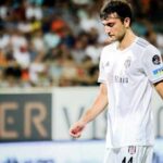 Beşiktaş’ta şok! Yeni transfer Emrecan Uzunhan ilk maçında kırmızı kart gördü