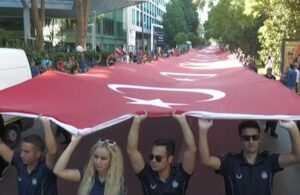 İzmir’in kurtuluşunun 100. yılına 350 metrelik Türk bayrağı