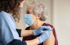 65 yaş üstü ve kronik hastalar için grip aşıları sisteme tanımlandı