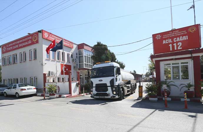 Aydın Büyükşehir Belediyesi itfaiyesi, söndürme çalışmalarına destek olmak için Marmaris’teki yangın bölgesine gidiyor