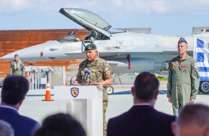 Yunanistan ABD desteğiyle modernize edilen iki F-16’yı teslim aldı