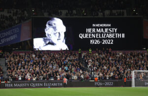 Kraliçe 2. Elizabeth’in ölümü sebebiyle İngiltere’deki futbol maçları ertelendi
