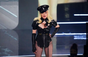 Madonna’nın klip çekimine polis baskını!