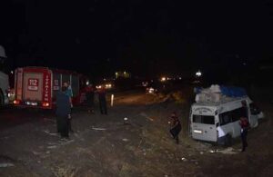 Şanlıurfa’da minibüs ve otomobil çarpıştı: 16 yaralı
