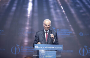 Altın Portakal Film Festivali’nde Ediz Hun konuşmasına Atatürk’ün sözleriyle başladı