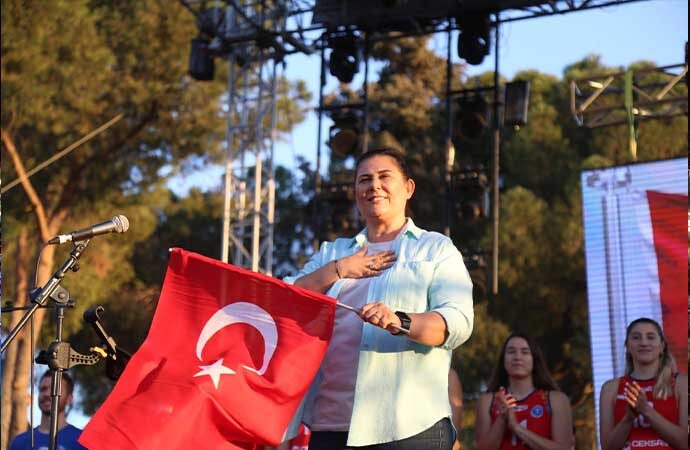 Başkan Çerçioğlu ve ‘Aydın’ın Sultanları’ndan AydınFest’te otizm farkındalığı